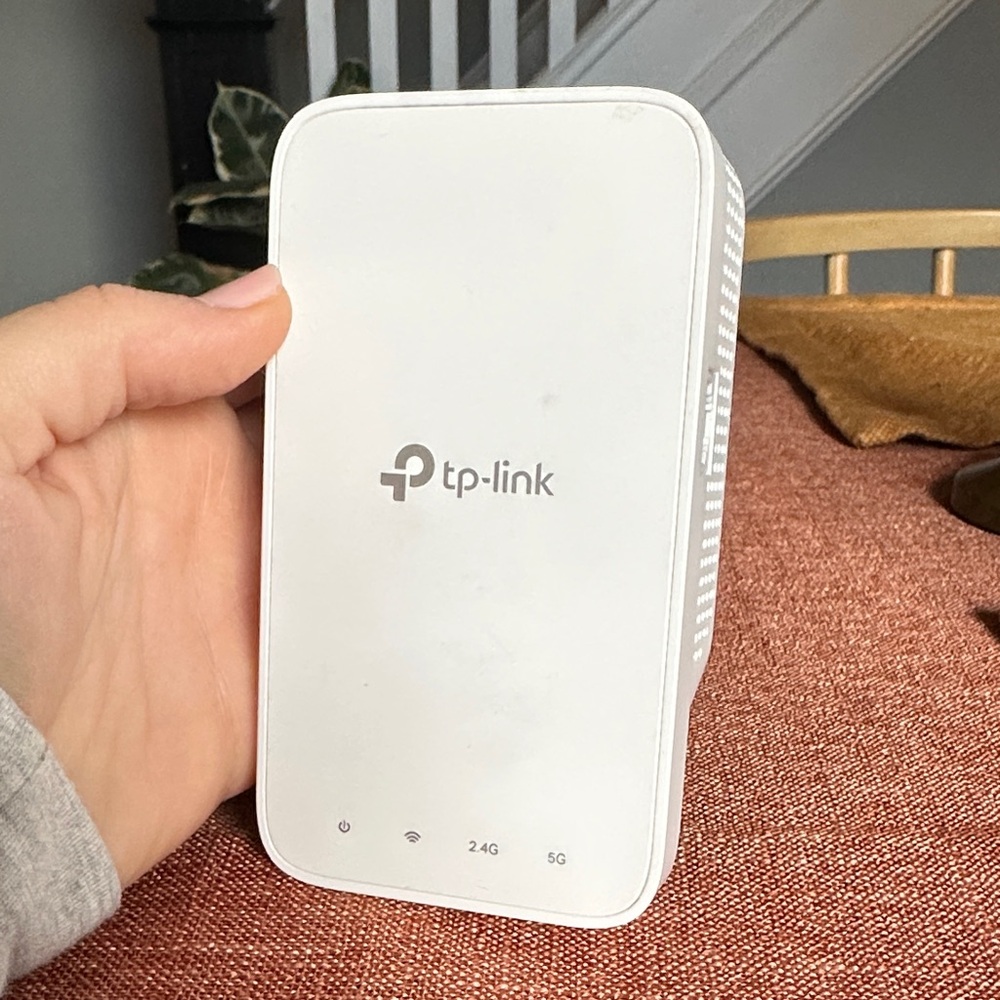 TP-Link Dual-Band Wireless Extender (Model RE230)